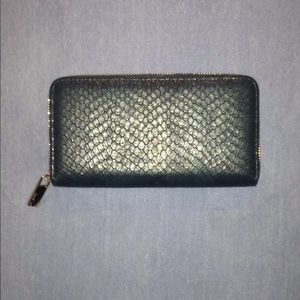 Deux Lux zip around wallet